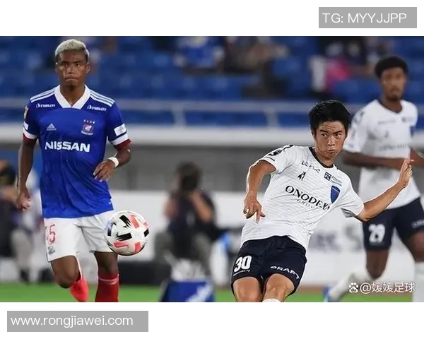 2018年山口雷诺与东京绿茵激战回顾与精彩瞬间分析