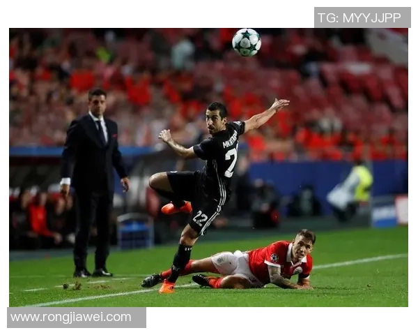 中央陆军与巴塞尔的激烈对决展现足球魅力与战术智慧的巅峰较量