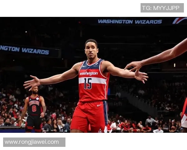 勇士队在主场以139比115战胜奇才队展现强大实力与团队配合 勇士队在主场以139比115战胜奇才队展现强大实力与团队配合